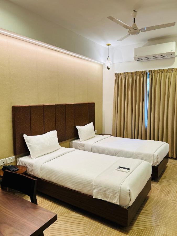 Hotel Flora Embassy Chennai Zewnętrze zdjęcie